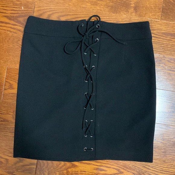 Dynamite Medium Black Mini Skirt - Picture 1 of 4